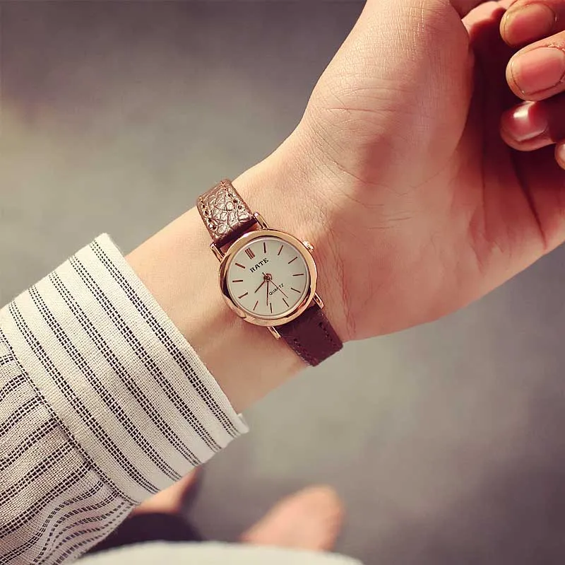 Korean fashion simple retro small round belt Woman watch students watches fresh temperament Woman's WristWatch