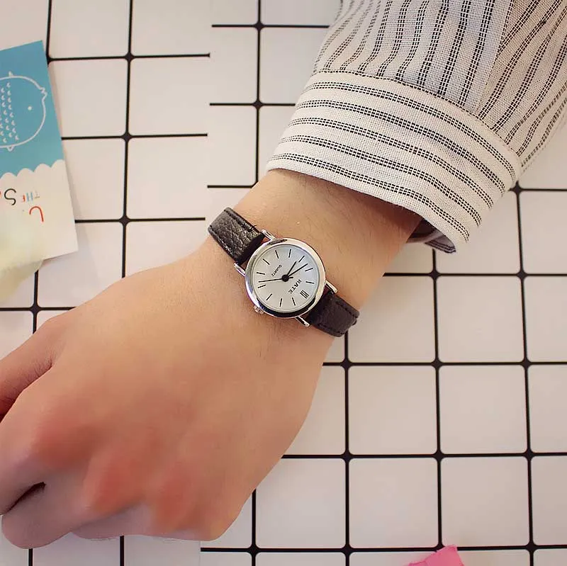 Korean fashion simple retro small round belt Woman watch students watches fresh temperament Woman's WristWatch