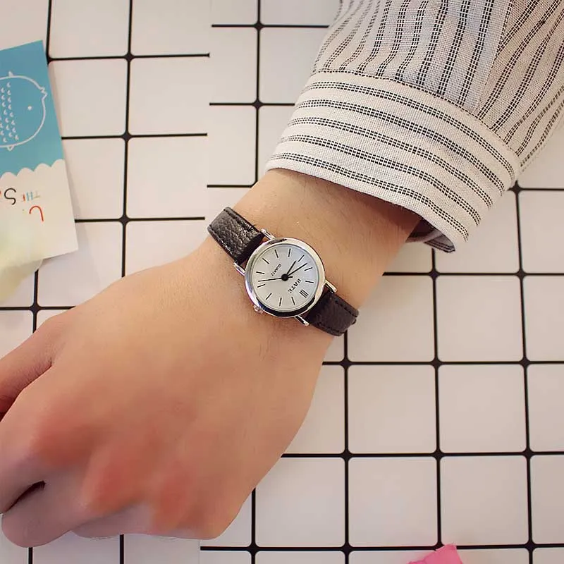 Korean fashion simple retro small round belt Woman watch students watches fresh temperament Woman's WristWatch